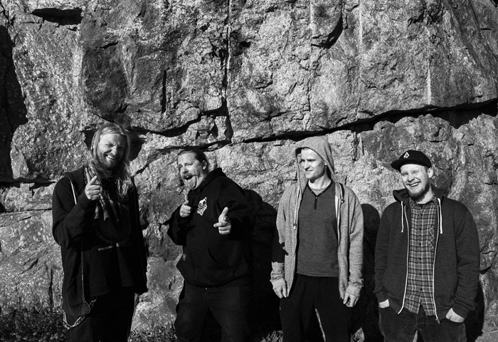 Black Blood - Stoner/Groov Band aus Helsinki veröffentlicht im Janur 2016 ihr Debüt Album